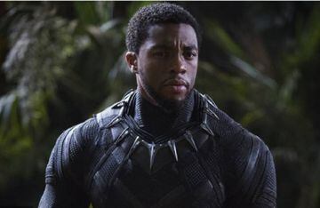 Chadwick Boseman como Pantera Negra en el film 'Black Panther'.