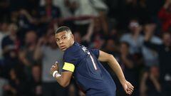 Paris Saint-Germain's French forward #07 Kylian Mbappe reacts after scoring his team's second goal during the French L1 football match between Paris Saint-Germain (PSG) and OGC Nice at The Parc des Princes Stadium in Paris on September 15, 2023. (Photo by FRANCK FIFE / AFP)