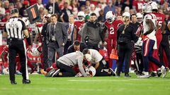 GLENDALE, ARIZONA - DECEMBER 12: Kyler Murray #1 of the Arizona Cardinals is looked over on the field after being injured against the New England Patriots during the first quarter of the game at State Farm Stadium on December 12, 2022 in Glendale, Arizona.   Christian Petersen/Getty Images/AFP (Photo by Christian Petersen / GETTY IMAGES NORTH AMERICA / Getty Images via AFP)
