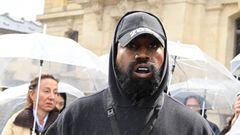 Kanye West desata polémica al usar una camiseta con la leyenda “White Lives Matter”, lo que se ha tomado como una declaración de odio al BLM.