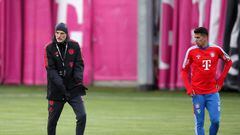 MUNICH, GERMANY - MARCH 28: Thomas Tuchel head coach of FC Bayern Muenchen with Joao Cancelo of FC Bayern Muenchenduring a training session at Saebener Strasse training ground on March 28, 2023 in Munich, Germany. (Photo by Christina Pahnke - sampics/Getty Images)