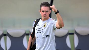 El fisioterapeuta español Carlos Lozano, durante un partido de la selección de Ghana.