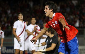 El defensa de la Roja ya suma 31 presencias en partidos A. Su único gol se lo marcó a Perú, en un amistoso en 2012 (3-1).