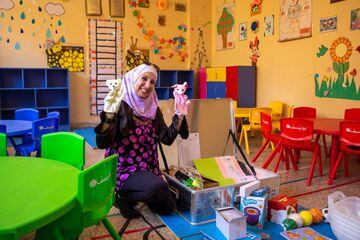 La Fundación Leo Messi reparte kits educativos para niños de Siria