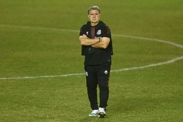 Mexico's Argentine coach Gerardo Martino is seen on the field during a place inspection at the Cuscatlan stadium, in San Salvador on October 12, 2021 on the eve of their FIFA World Cup Qatar 2022 qualifier football match against El Salvador. (Photo by MAR
