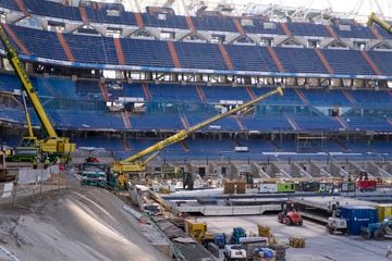 Las obras de remodelación del estadio del club blanco siguen avanzando sin parar durante el verano. Así se encuentra el interior del estadio durante estos días.