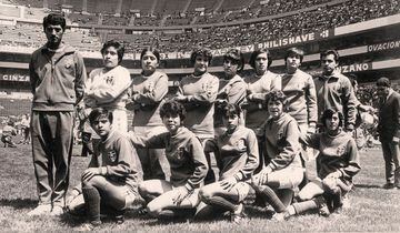En 1971 se llevó a cabo el primer Campeonato Mundial de Futbol Femenil en el Estadio Azteca. Para el partido de inauguración, México venció 3-0 a Argentina. El Azteca aclamó a las futbolistas nacionales.