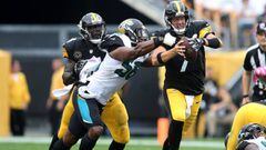 Oct 8, 2017; Pittsburgh, PA, USA; Jacksonville Jaguars defensive end Dante Fowler (56) sacks Pittsburgh Steelers quarterback Ben Roethlisberger (7) during the third quarter at Heinz Field. Jacksonville won 30-9. Mandatory Credit: Charles LeClaire-USA TODAY Sports