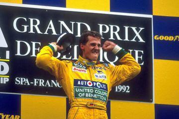 Schumacher en lo alto del podio de Bélgica 1992.