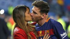 FILE - This is a Sunday, May 22, 2016  file photo of Barcelona&#039;s Lionel Messi, kisses his girlfriend Antonella Roccuzzo as they celebrate after winning the final of the Copa del Rey soccer match between FC Barcelona and Sevilla FC at the Vicente Calderon stadium in Madrid. Messi who will be the center of the attentions on Friday June 30, 2017  in his hometown of Rosario, Argentina,where he will be marrying 29-year-old Antonella Roccuzzo, his childhood friend and mother of his two children. (AP Photo/Francisco Seco/ File)