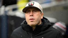 CHICAGO, ILLINOIS - DECEMBER 31: Head coach Arthur Smith of the Atlanta Falcons looks on prior to a game against the Chicago Bears at Soldier Field on December 31, 2023 in Chicago, Illinois.   Quinn Harris/Getty Images/AFP (Photo by Quinn Harris / GETTY IMAGES NORTH AMERICA / Getty Images via AFP)