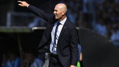 Zinedine Zidane, en un momento del partido que enfrent&oacute; al Madrid con el Celta en Vigo.