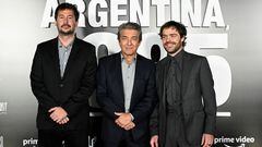 El director Santiago Mitre y los actores Ricardo Darín y Peter Lanzani. REUTERS/Magali Druscovich