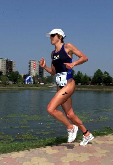 La última disciplina olímpica femenina de Sidney fue el Triatlón femenino. En imagen la ganadora de la segunda posición: la estadounidense Siri Lindley.