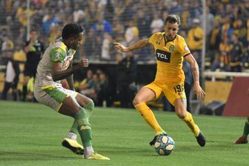 Irrumpió con fuerza en Boca Juniors, pasó por Australia y su último club fue Rosario Central. Es lateral o volante por la izquierda.