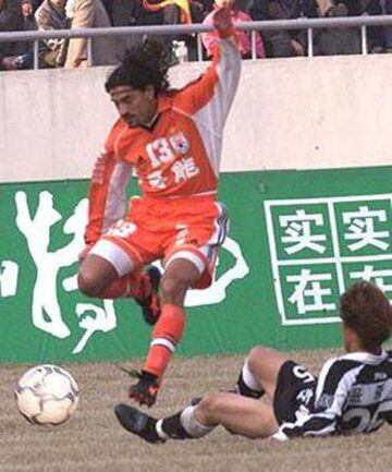 El 'Coca' fue uno de los primeros en ir a China: en 2001 emigró al Shandong Luneng de la desconocida liga.