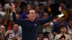 BOSTON, MASSACHUSETTS - JUNE 10: Assistant coach Kenny Atkinson reacts to a play in the third quarter against the Boston Celtics during Game Four of the 2022 NBA Finals at TD Garden on June 10, 2022 in Boston, Massachusetts. NOTE TO USER: User expressly acknowledges and agrees that, by downloading and/or using this photograph, User is consenting to the terms and conditions of the Getty Images License Agreement.   Elsa/Getty Images/AFP
== FOR NEWSPAPERS, INTERNET, TELCOS & TELEVISION USE ONLY ==
