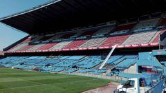Vista general de la tribuna del Estadio Vicente Calder&oacute;n durante el desmontaje de los asientos.