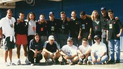 Foto de grupo de aquel día. En la fila inferior se puede ver a Antonio García (2º) y Fernando Alonso el 4º).