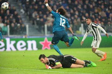 Marcelo scores his team's third goal against Juventus. (0-3)