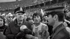 Daniel Passarella con el t&iacute;tulo de la Copa del Mundo de 1978
