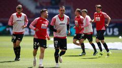 Kevin Rodrigues and Kike Garcia of Eibar warms up during the spanish league, La Liga, football match played between Atletico de Madrid and SD Eibar at Wanda Metropolitano stadium on April 18, 2021, in Madrid, Spain.  AFP7  18/04/2021 ONLY FOR USE IN SPAIN
