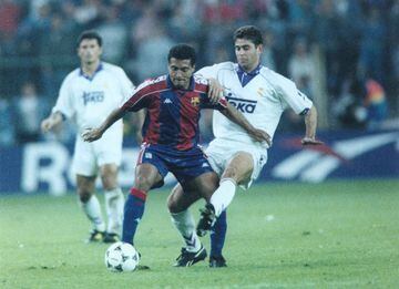 En 1995, Romario, regresó a Brasil después de vestir la camiseta del Barça para jugar dos temporadas en las filas del Flamengo, con el que obtendría 59 goles en 59 partidos, convirtiéndose en el máximo goleador del torneo brasileño en 1996.
