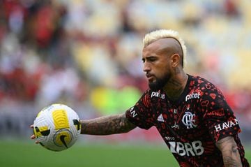 Arturo Vidal of Flamengo during a warm up session 