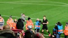 Broncano ha pagado 8.100€ por su camiseta de Anfield... pero Llorente hizo esto con ella al acabar el partido
