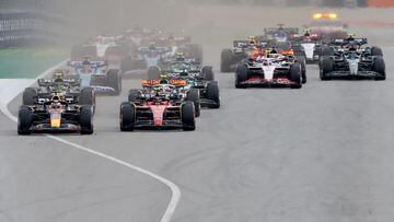 Mercedes fulmina a Sainz y Alonso en el paseo de Verstappen