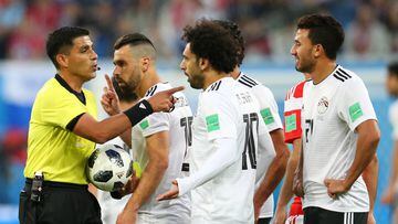 SAINT PETERSBURG, RUSSIA - JUNE 19:  Mohamed Salah of Egypt argues with Referee Enrique Caceres during the 2018 FIFA World Cup Russia group A match between Russia and Egypt at Saint Petersburg Stadium on June 19, 2018 in Saint Petersburg, Russia.  (Photo 