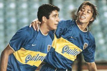 Antes de llegar a México, "El Chango" Moreno vistió la elástica de Boca Juniors donde se convirtió en el futbolista xeneize que más goles clavó en un partido internacional: hizo cinco al Blooming en la Copa Libertadores 2000. Demoró 62 minutos en entrar en la historia de Boca.