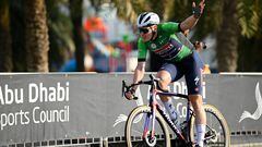 Tim Merlier celebra su triunfo en Abu Dhabi, 6ª etapa del UAE Tour 2024.