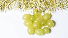Las uvas de la suerte son una tradición en Nochevieja en España.