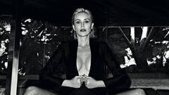 La actriz Sharon Stone en un posado que rememora su m&iacute;tica escena de &#039;Instinto B&aacute;sico&#039; para &#039;Vogue Portugal&#039;.