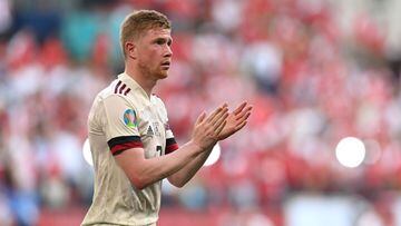 COPENHAGEN, DENMARK - JUNE 17: Kevin De Bruyne of Belgium applauds the fans after the UEFA Euro 2020 Championship Group B match between Denmark and Belgium at Parken Stadium on June 17, 2021 in Copenhagen, Denmark. (Photo by Stuart Franklin/Getty Images)