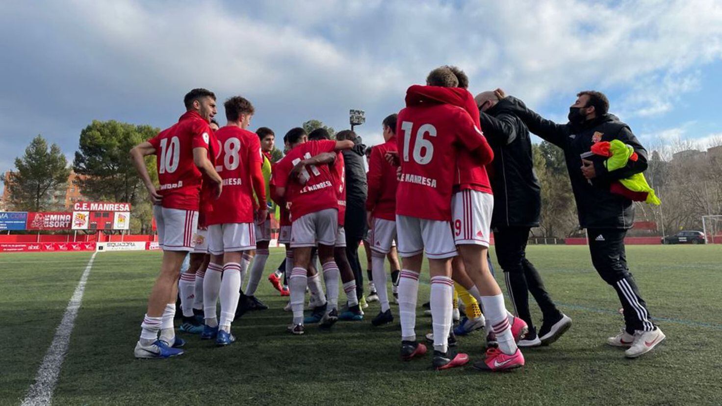 Fútbol | El Manresa pone a la Federación y la Catalana frente al espejo El  Manresa pone a la Federación y la Catalana frente al espejo 