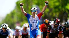MESSINA, ITALY - MAY 11: Arnaud Demare of France and Team Groupama - FDJ celebrates winning ahead of Fernando Gaviria Rendon of Colombia and UAE Team Emirates during the 105th Giro d'Italia 2022, Stage 5 a 174km stage from Catania to Messina / #Giro / #WorldTour / on May 11, 2022 in Messina, Italy. (Photo by Tim de Waele/Getty Images)