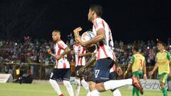 El delantero Luis Carlos Ruiz celebrando un gol con Junior ante Real Cartagena por el cuadrangular amistoso de Bol&iacute;var