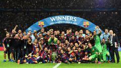 La plantilla y los t&eacute;cnicos del Barcelona, con la Champions. 