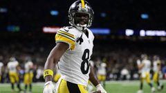 (FILES) In this file photo taken on December 23, 2018 Antonio Brown #84 of the Pittsburgh Steelers celebrates a touchdown during the second half against the New Orleans Saints at the Mercedes-Benz Superdome in New Orleans, Louisiana. - raiders (Photo by Chris Graythen / GETTY IMAGES NORTH AMERICA / AFP)