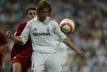 Su debut con el club blanco fue entrando tras el descanso en un partido contra el Celta de Vigo. louli