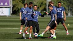 Modric, Cristiano Ronaldo, Keylor Navas, James, Coentrao y Casemiro en el entrenamiento del Real Madrid.