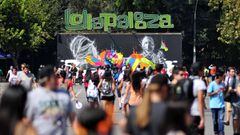 14 de Marzo del 2015/ SANTIAGO Centenares de personas participan de la quinta versi&oacute;n del Festival Lollapalooza 2015, realizado en el Parque O&#039;higgins. FOTO: MATIAS DELACROIX/AGENCIAUNO