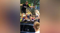 Caos en Melbourne: se suben y saltan sobre un carro