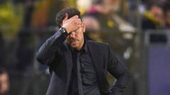 Atletico Madrid&#039;s Argentinian coach Diego Simeone reacts during the UEFA Champions League group A football match BVB Borussia Dortmund v Atletico de Madrid in Dortmund, western Germany on October 24, 2018. (Photo by Patrik STOLLARZ / AFP)