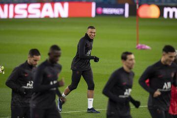 Kylian Mbappé trains ahead of PSG's meeting with Real Madrid.
