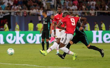 2-1. Romelu Lukaku marcó el primer gol.