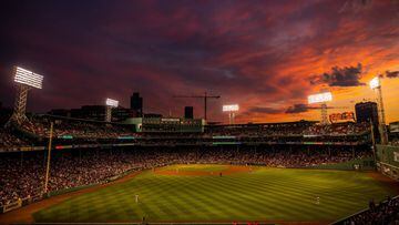 Los Red Sox de Boston celebrarán la “Noche de Bad Bunny” en el Fenway Park  - El Nuevo Día