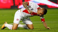 Soccer Football - 2018 World Cup Qualifiers - Peru v Colombia - Nacional Stadium, Lima, Peru - October 10, 2017. Peru&#039;s Paolo Guerrero in action. Picture taken October 10, 2017. REUTERS/Mariana Bazo